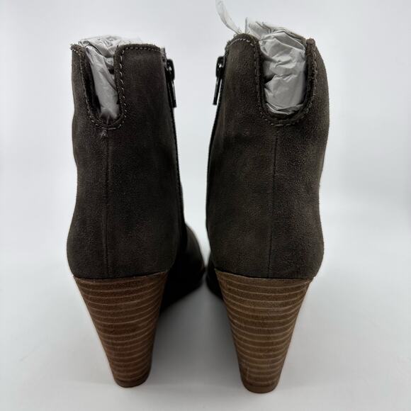 Diba Bailey Suede Ankle Bootie Wedge Heel Round Toe Ruched Gray Womens US7.5M - Picture 3 of 9